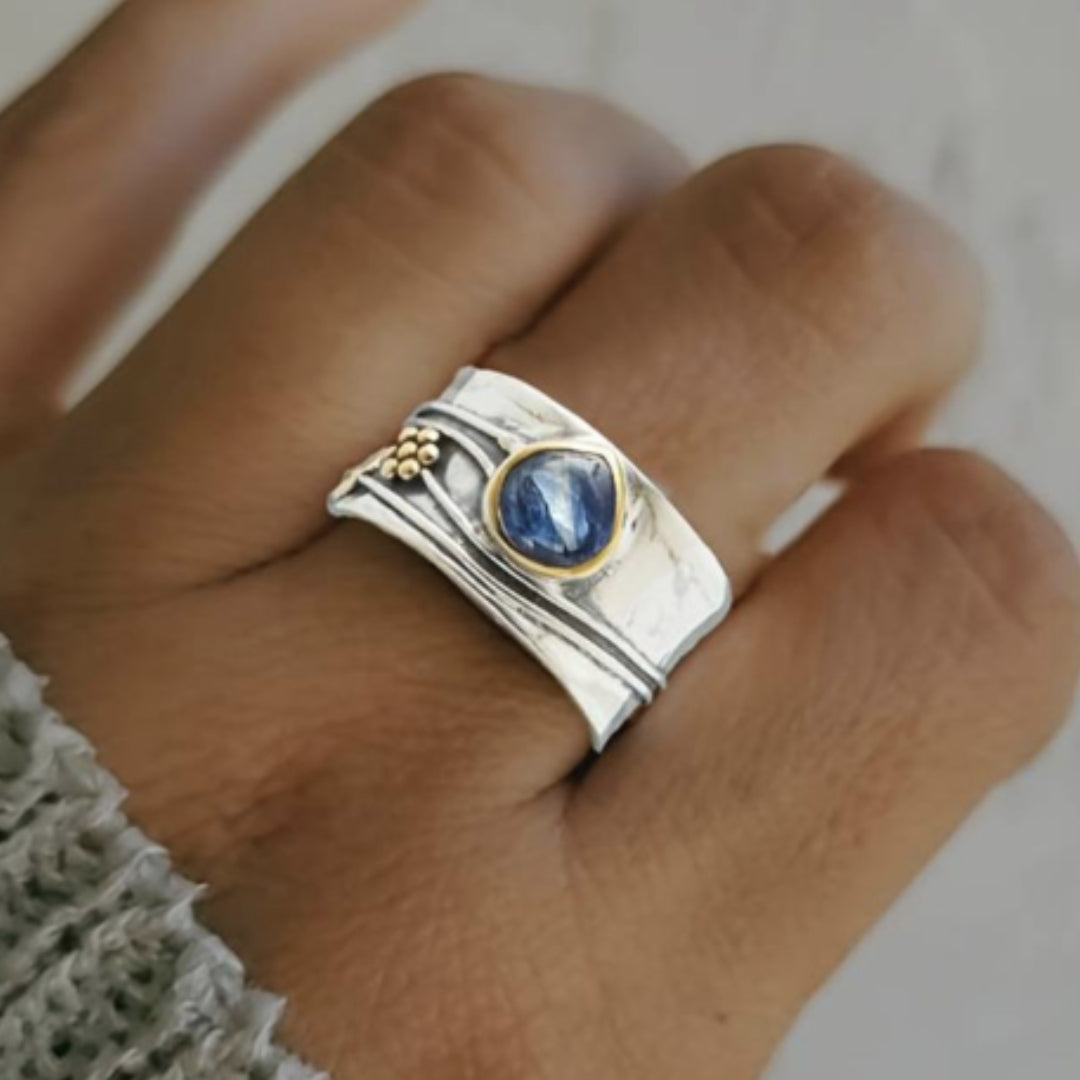 Bague en argent vintage avec cristal bleu