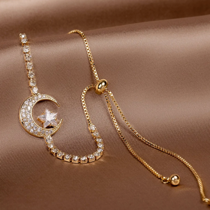 Bracelet Doré avec Pendentif Lune en Zircone