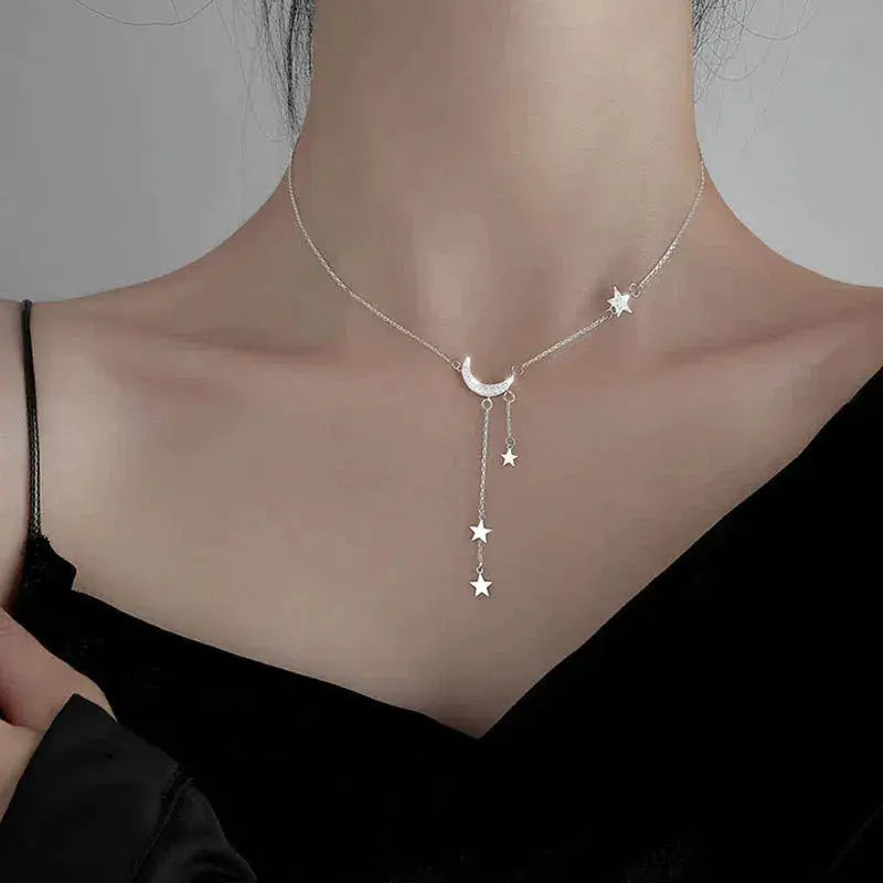 Collier élégant en argent avec lune et étoiles