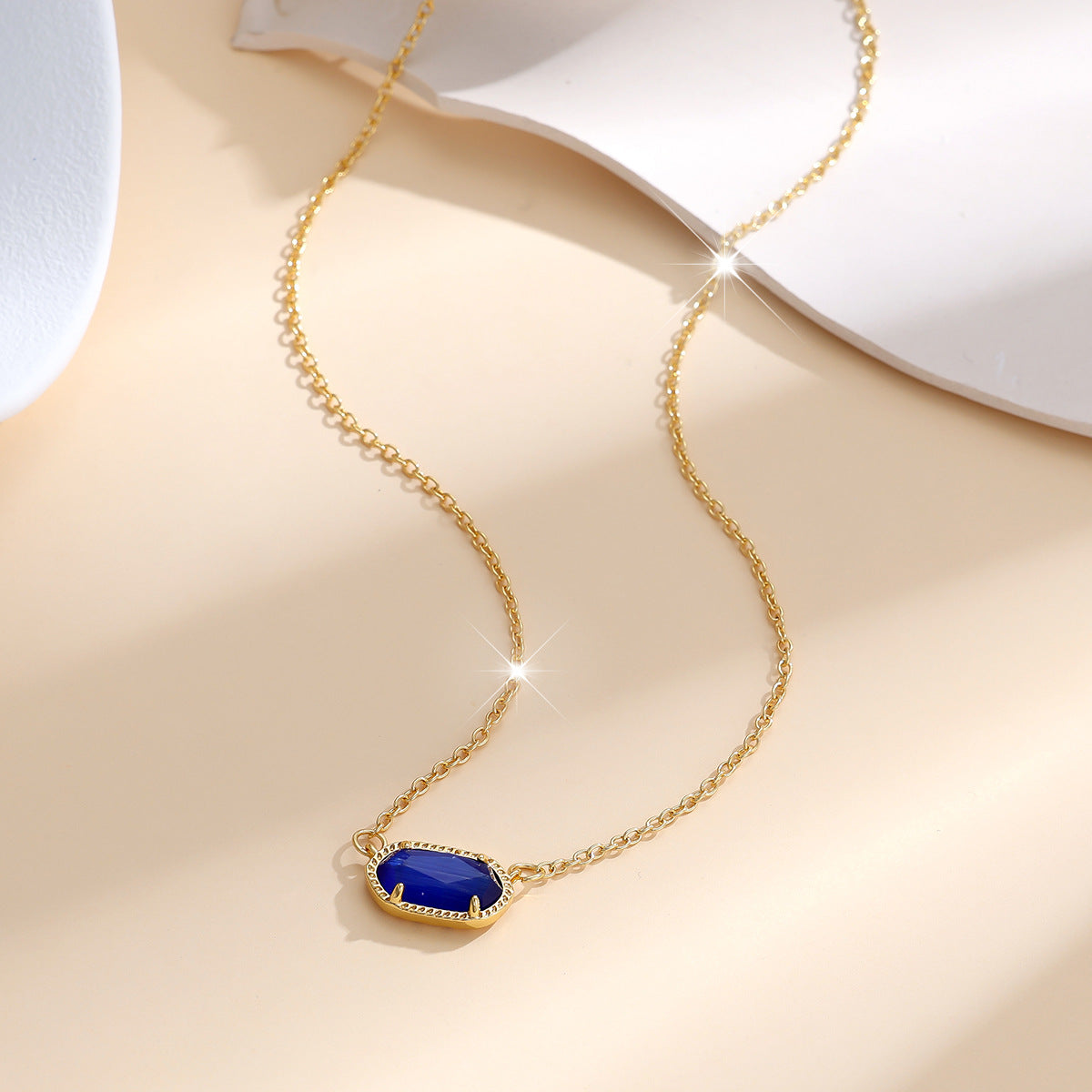 Classic Oval Sapphire Collier | Doré