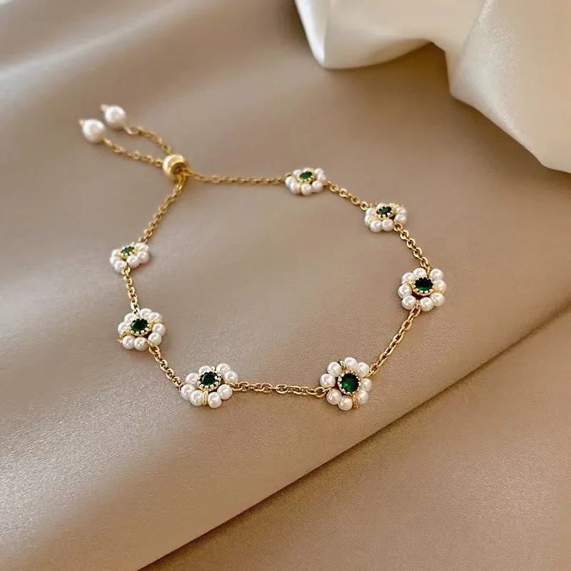 Bracelet Marguerite Élégant aux Cristaux Verts