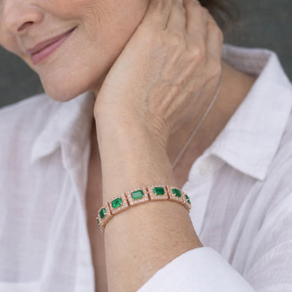 Bracelet Doré aux Émeraudes Vertes